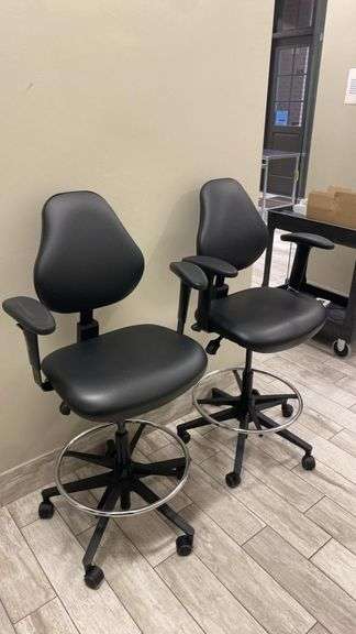 VWR Lab Chair Model 76308-740 with Adjustable Arms and Footring