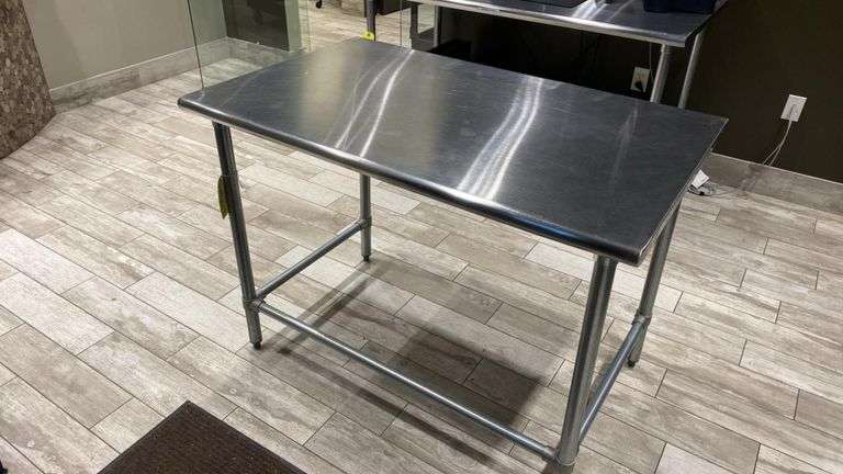 30”x 48” Stainless Steel Table