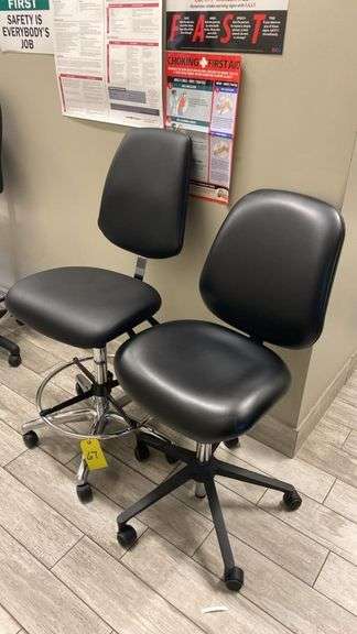 Fisherbrand VESD32MBFBLK ESD Lab Chair w/ Footring & BioFit EMR-M-RC-1000 Task Chair, 5 Casters, Black