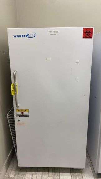 VWR MFV-30 Laboratory Freezer, 30 cu. ft., -15 to -25°C, 115V, 5 Shelves, 115V, serial number VWR-22E0625V52-2206.