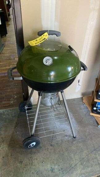 Mossy Oak 22" Charcoal Kettle Grill with Built-in Thermometer and Ash Catcher, New