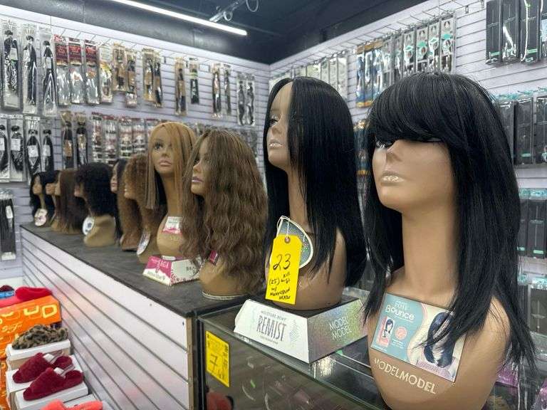 (25) Assorted 100% Human Hair Wigs w/ Mannequin Head Displays. Includes Xquisite Remy, Laflare, Remist Indian Remy, Saga, Pose Bounce, and Vivica Fox.