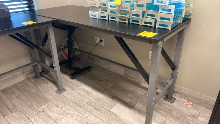 Uline 30”x 72” Metal/Wood Tech Bench, Adjustable Height