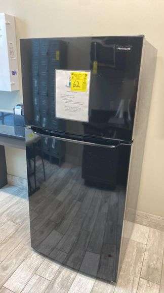 Frigidaire FFTR1835VB3 Black Top Freezer Refrigerator, 18 cu. ft., 2-Door, 2022, Serial BA22505366