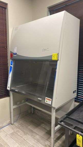 Labconco Purifier Logic+ 4' Class II Type A2 Biosafety Cabinet, Model 302419101, Serial Number: 220328848 A.