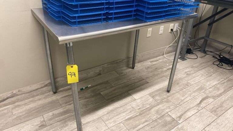 30”x 48” Stainless Steel Table