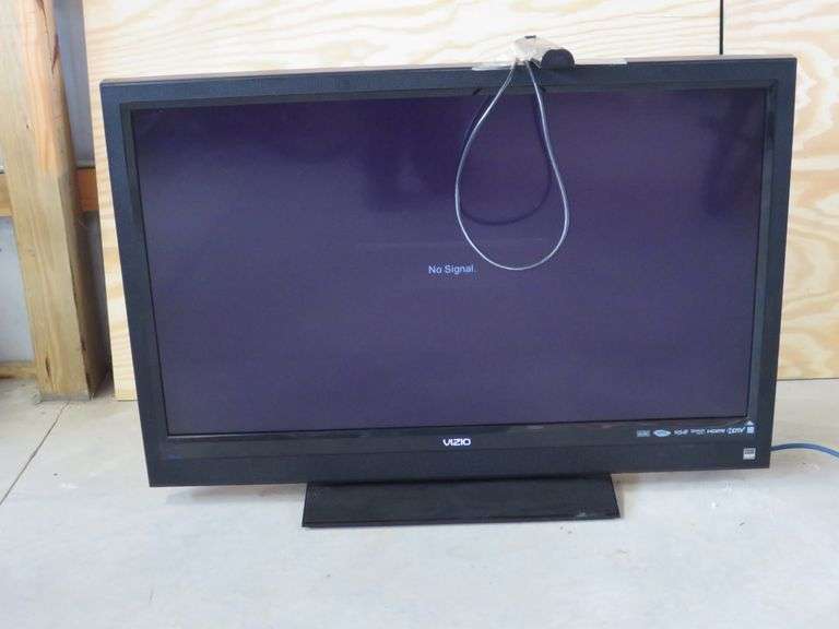 VIZIO 42" TV with Remote