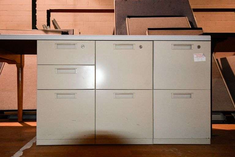 Locking Filing Cabinets with Table Top
