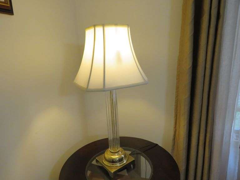 Classic Brass & Glass Table Lamp – Timeless Elegance, Warm Ambiance