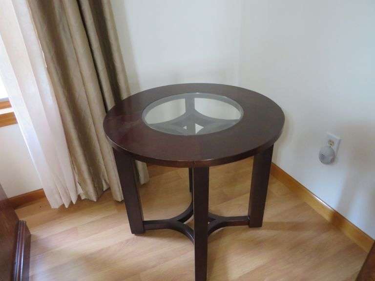 Modern Glass-Top Accent Table – Sleek, Stylish, and Versatile