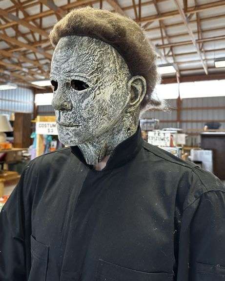 Legends of Halloween: A Collectors Auction