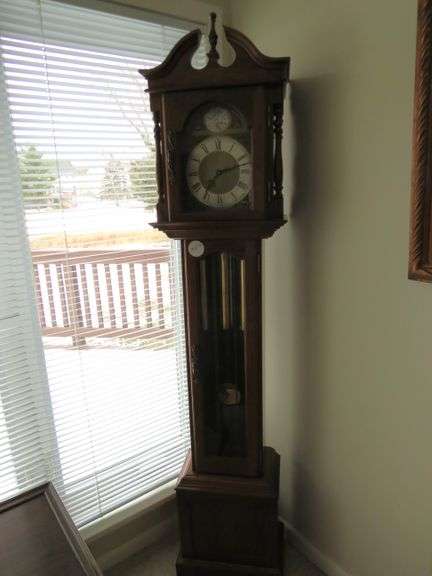 Grandfather Clock with Triple-Weight Chime Movement