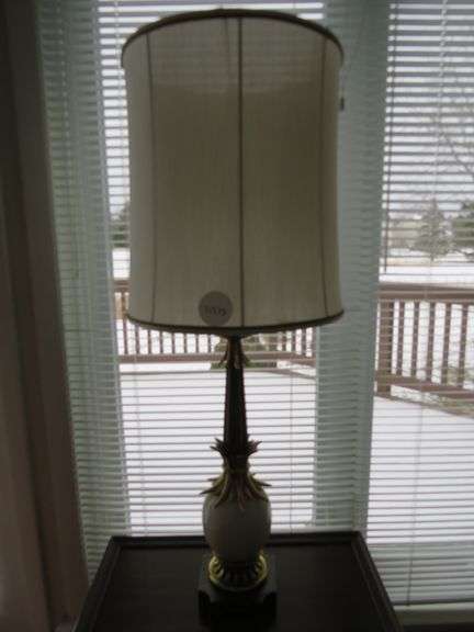 Traditional Decorative Table Lamp with Brass Accents