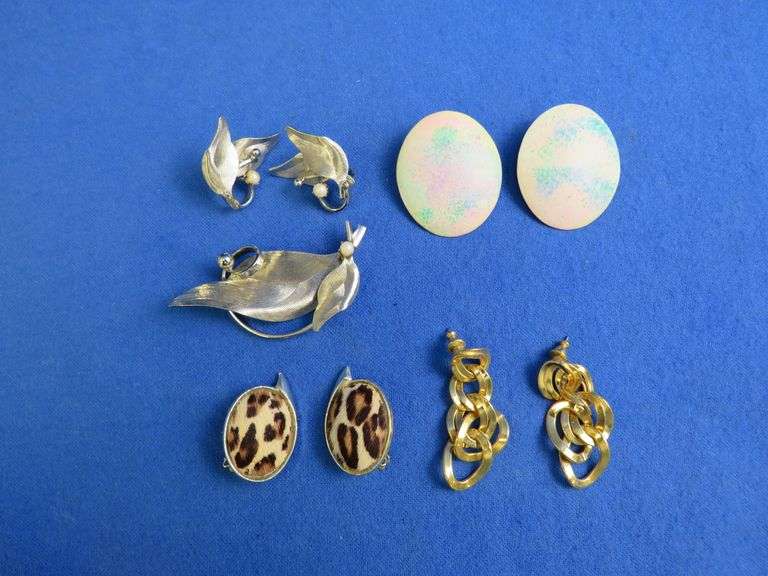 Vintage Costume Jewelry Lot – Leaf Brooch & Clip Earrings, Statement Earrings & Lucite-Style Ovals