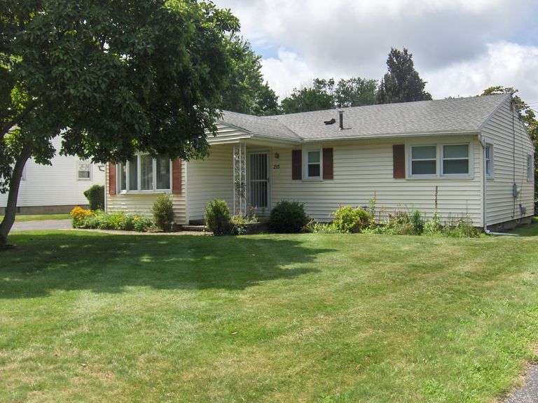 AFFORDABLE Enough to Buy. COMFORTABLE Enough to Stay. Comfort and Affordable $200,000 price come together at 215 Noridge Drive, Irondequoit!