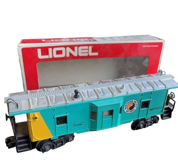 Lionel Northern Pacific Bay Window Caboose