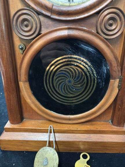 E. Ingraham & Co Vintage Clock