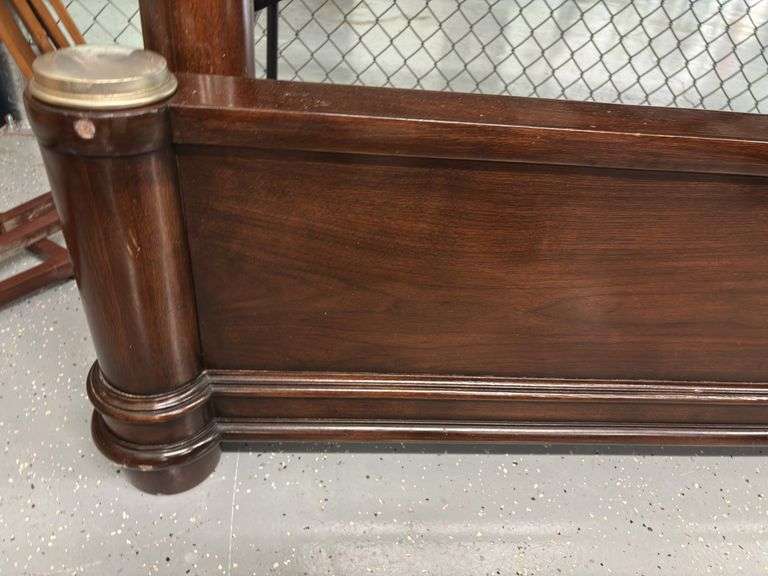 Thomasville Queen Bed