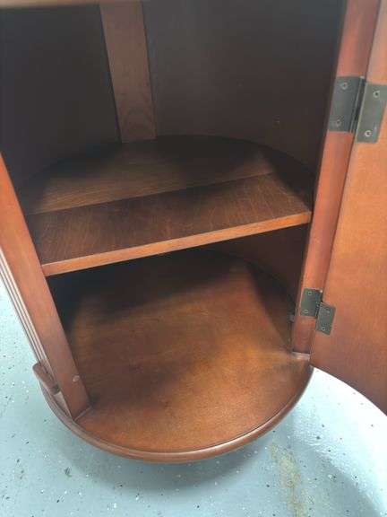 Round Cabinet