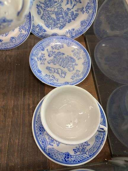 Blue Willow Childs Tea Set in Glass Display Case