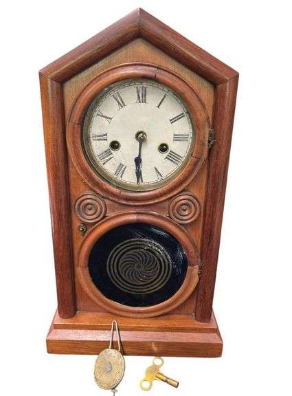 E. Ingraham & Co Vintage Clock