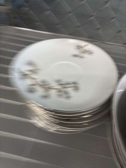 Fashion Manor Japan China Set
