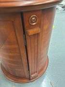 Round Cabinet