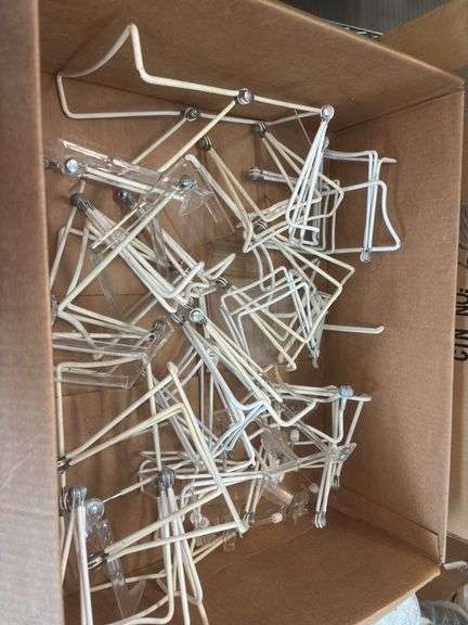 Adjustable Wire Easel Displays