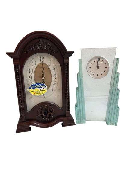 Pair of Mantle Clocks