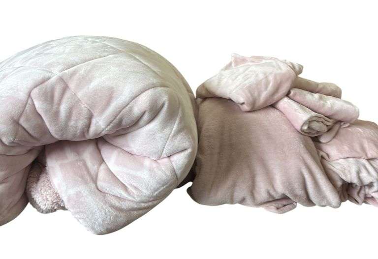 Berkshire King Size Bedding Set