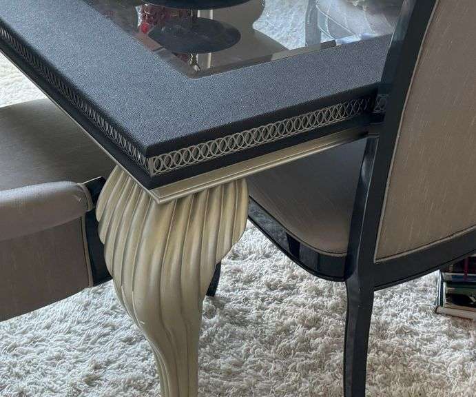 Hollywood Swank Dining Set