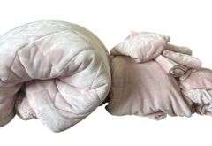 Berkshire King Size Bedding Set