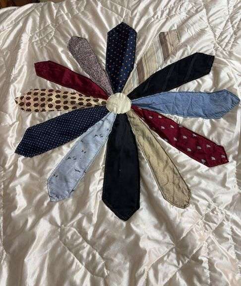 Neck Tie Floral Quilt