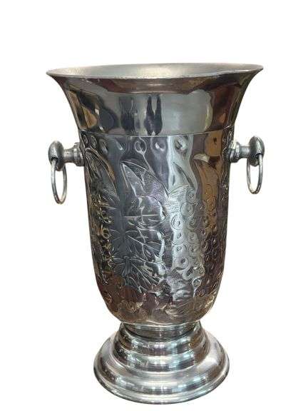 Trophy Style Chiller