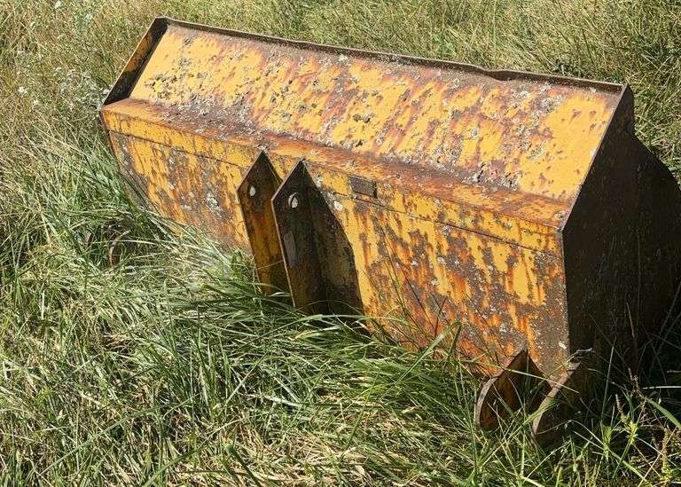 45" Tractor Bucket