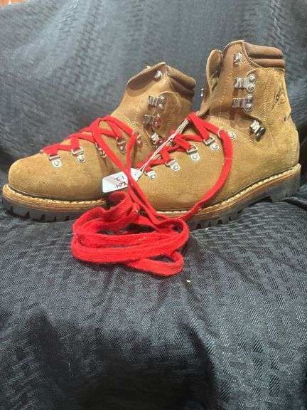 Hiking Boot rough out leather