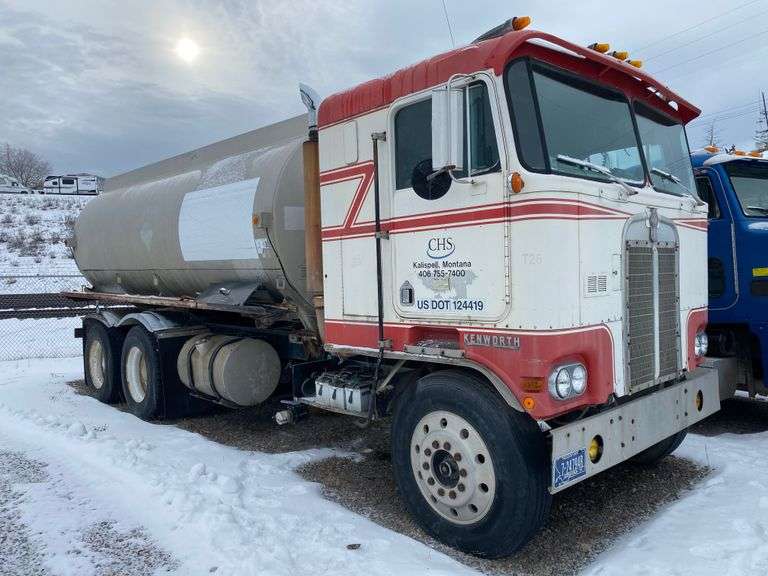 1972 KENWORTH K100 TANKER TRUCK 4320 GALLON