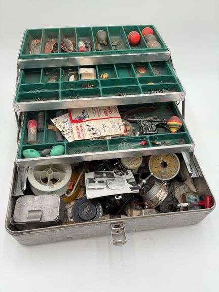 Full Vintage Tackle Box