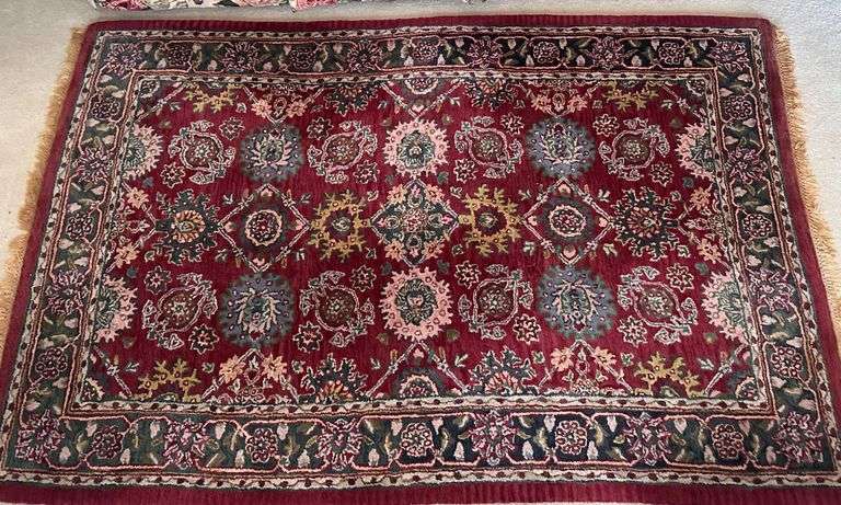 Persian-Style Area Rug with Floral Patterns