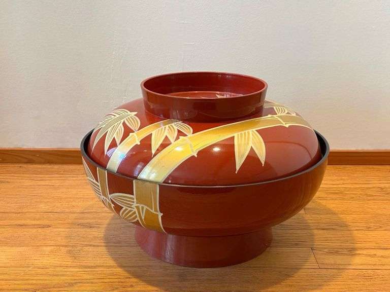 Large bowl with Gold Bamboo Motif