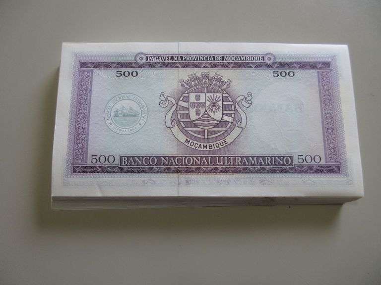 Pack of 100 mozambique 500 escudos uncirculated 100 consecutive notes total