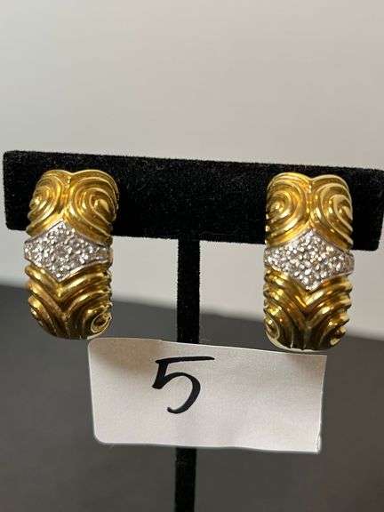 Gold Earrings, marked 750 which usually indicates 18k gold, weight 26.6 g +\-