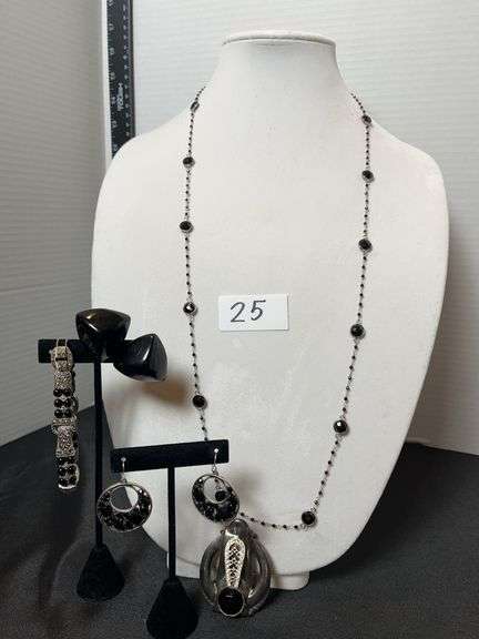 Black & Silver Jewelry Lot- 2pr Earrings, 18” Necklace, Pin & Bracelet