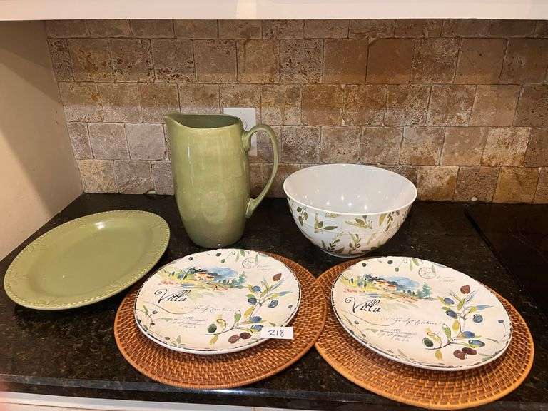 Salad and sangria set (located in kitchen)