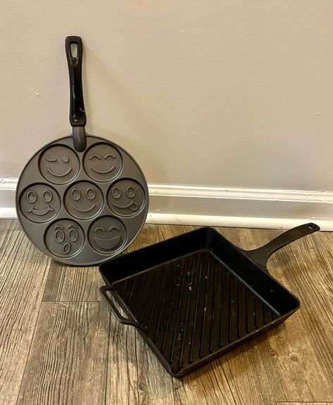 2pc Cast Iron Grill Pan & Emoji Pancake Pan