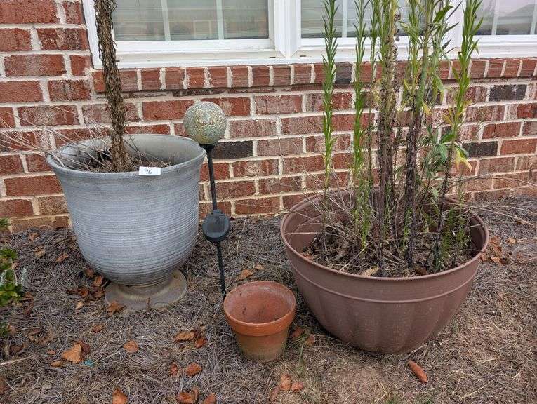 4 piece-planters,yard decor, small terracotta planter(located side of house)
