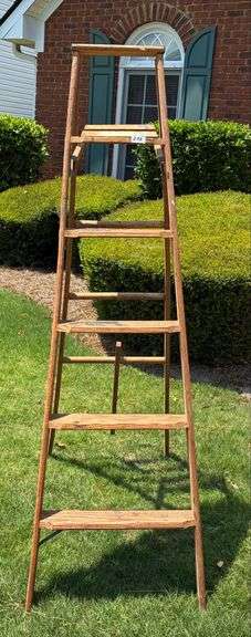 6 ft Wooden Ladder (Located Garage)