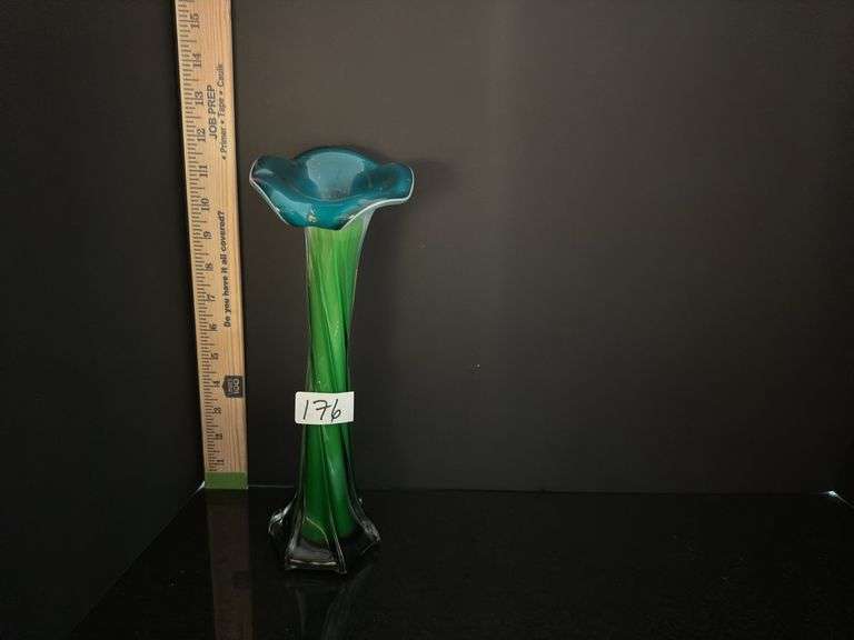 Vintage art glass calla lily vase (located in kitchen)