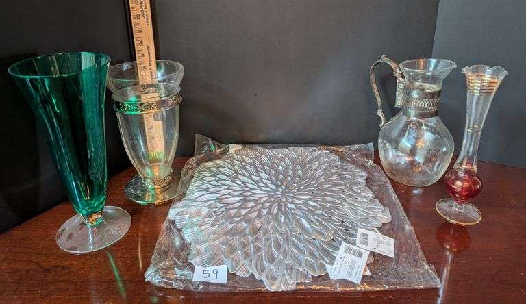 Vintage vases and 10 pc. Occasions Finest plastic tableware placemats and cloth napkins( located in 