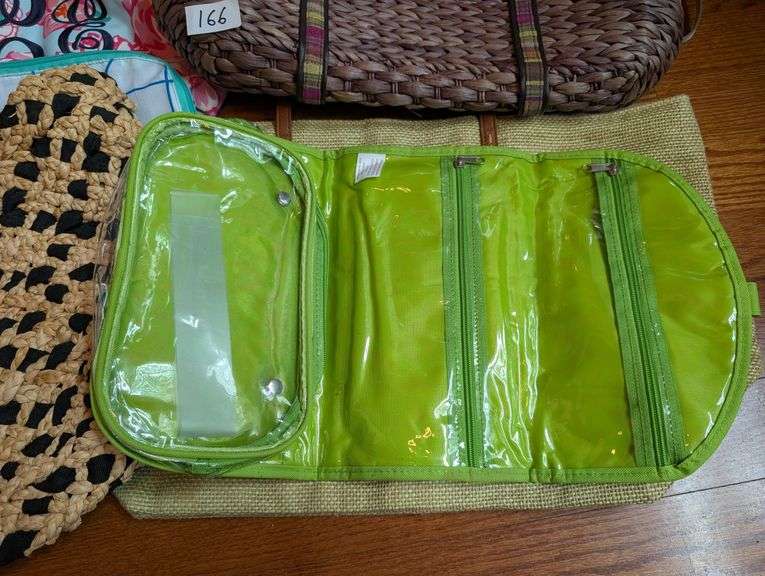 10 pc. Purses, tote bags and more (located in front bedroom)